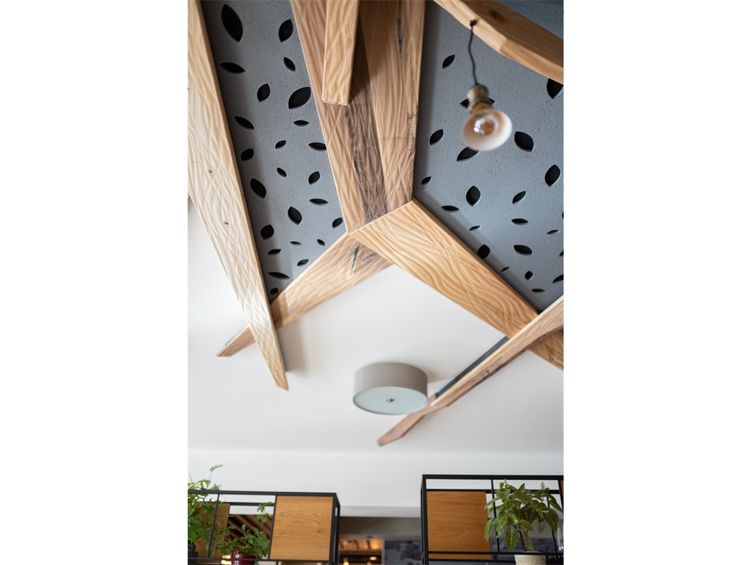 Leseni ornament