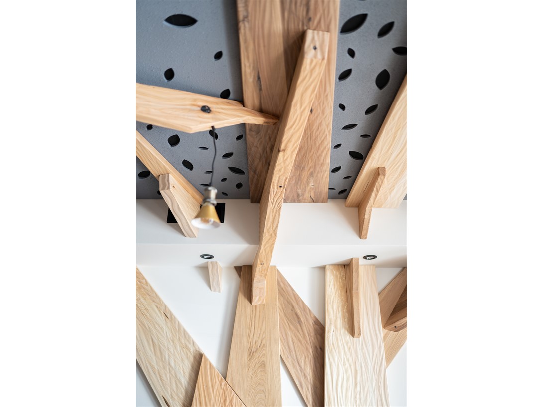 Leseni ornament